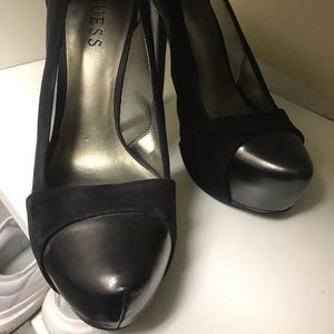 ☘️BRAND NEW GUESS BLACK HEEL